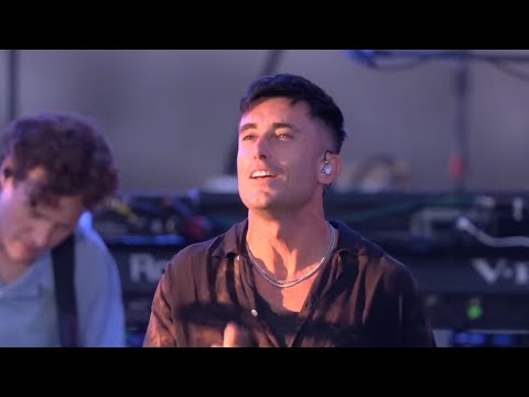 Brooke Ligertwood Ft Phil Wickham - A Thousand Hallelujahs | Harvest Crusade | Live Video