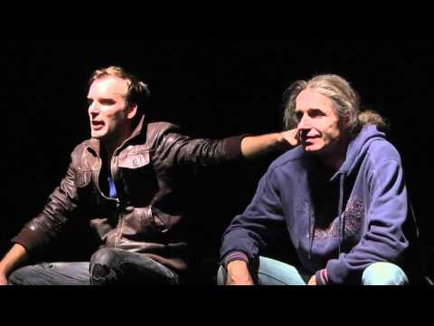 RAZREDNI SOVRAŽNIK - Re-/de-/konstrukcija