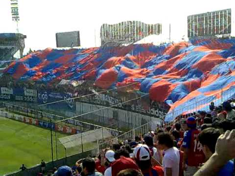 "Recibimiento a Cerro Porteño - Clasico 22-08-2010 - Ciclón 2 vs Olimpia 2.mp4" Barra: La Plaza y Comando • Club: Cerro Porteño