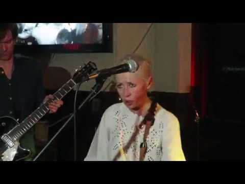 Wendy James (Transvision Vamp)  You're A Dirtbomb Lester - Kilmarnock 2016