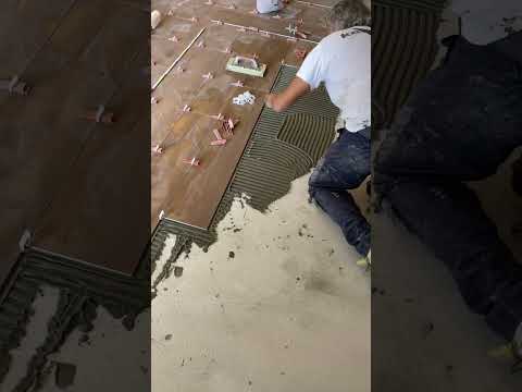 Posa pavimento grès  #schorts  #mapei #kerakoll