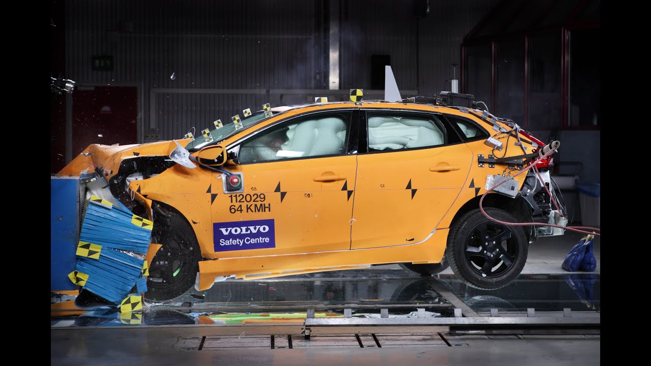 The  Volvo V40 Crash Test Footage