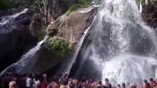 preview picture of video 'Timeshift Video of Kutralam Falls'