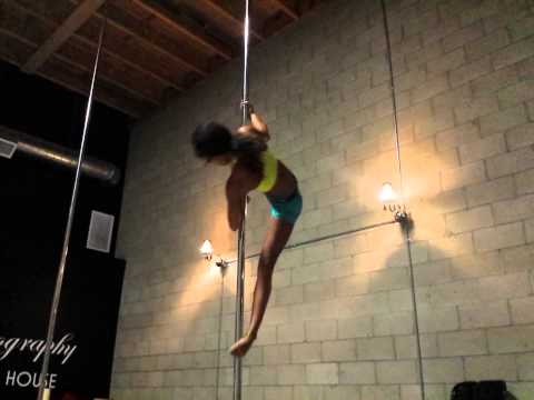 Nicole ThePole freestyle w/ Newly learned combos