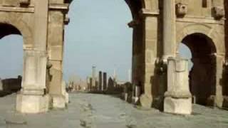 preview picture of video 'ruines romaines de Timgad-----Timgad's roman ruins 08/2008'