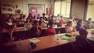 Una clase llena de artistas.