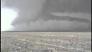 preview picture of video 'June 10th, 2004 Chappell, NE Tornado'