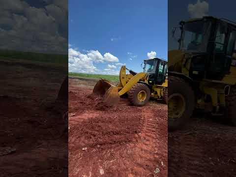 Um trator de esteira sobre pneus!! ?? #agro #maquinas