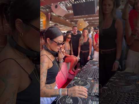 Peggy Gou at Indie Beach 🇫🇷🔥 #peggygou #indiebeach #sttropez #technomusic #rave #housemusic #techno