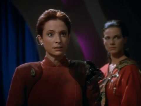 Vedek Winn Insists On Examining The New Evidence