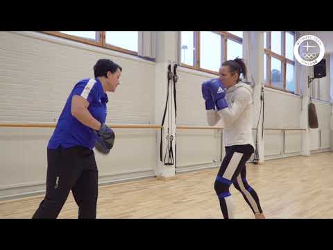 Treenisalilla olympiapronssimitalisti Mira Potkosen kanssa 2/6