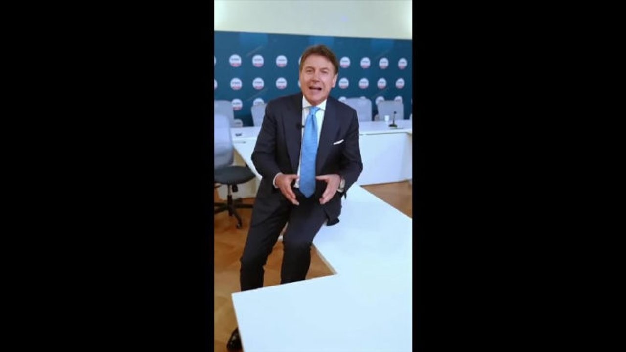 Conte: Tetto ai prezzi del carburante durato come un gatto in tangenziale. Devono andare a casa