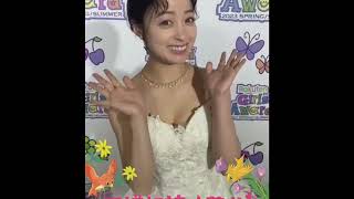 橋本環奈が寄せてギュっとしてくれている