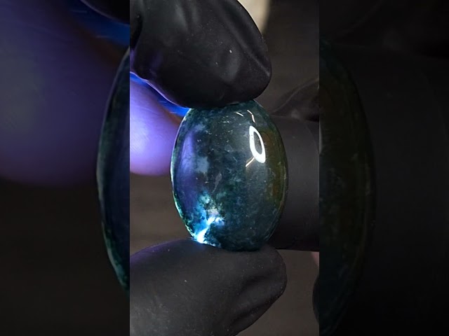 حجر عقيق طحلبي مشجر طبيعي حجم راهي