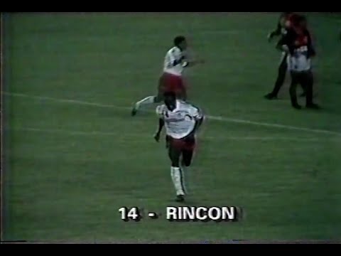 Freddy Rincon vs Flamengo (1993) - Craque brilha com gol e assistência em Maracanaço colombiano!