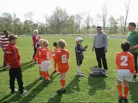 Oranje Wit F3 uit tegen EBOH F1 4-3 verloren maar wel KAMPIOEN  Deel 2.wmv