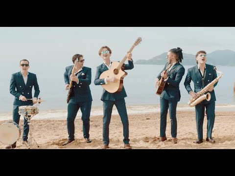 Riviera Roaming Band - Acoustic Music With Sax For Weddings