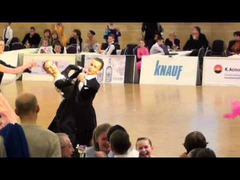 Latvian Standart Championship 2011 Dmitrijs Zujevs - Anna Vasiļjeva 1.8fin foxtrot.wmv
