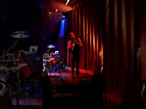 Moritz Peter Gläser - Gitarrensolo über Beat ( live )