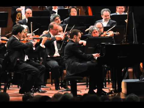 Evgeni Bozhanov plays Chopin Piano Concerto no. 2 - live