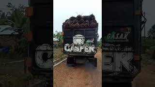 Download lagu Truk kalimantan punya cerita, suara kenalpot truk petir mp3 Download lagu Truk kalimantan punya cerita, suara kenalpot truk petir mp3