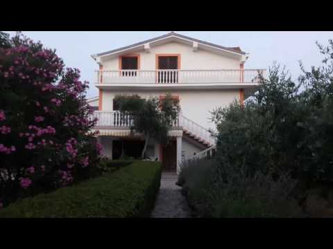 Apartmani Ana i Maja, Vir