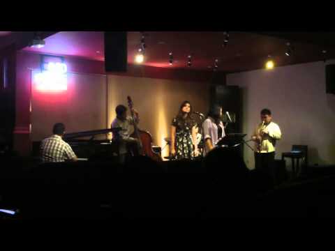 MONITA TAHALEA - SATU HATI (DEWA 19)