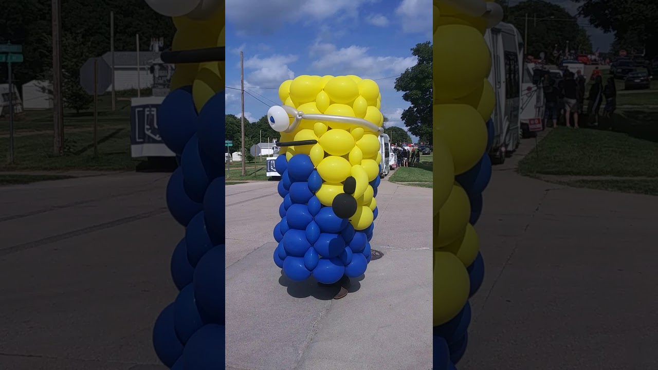 Hire Phoenix Creations "Bringing Balloons to life" Balloon Twister in Omaha, Nebraska