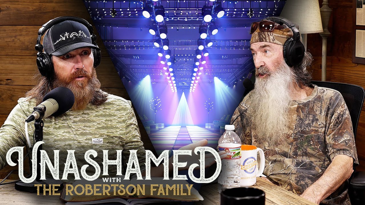 Ep 908 | Jase Accidentally Accepts a Modeling Gig & Phil Was Born 100 Years Too Late