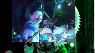 LOS TIGRES DELNORTE ( ME SIGUEN LLAMANDO JEFE )