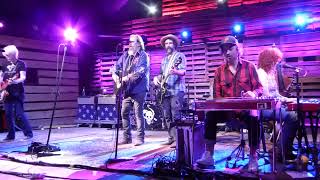 Steve Earle &amp; The Dukes - I Ain&#39;t Ever Satisfied - Live