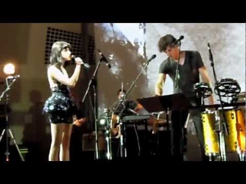 Somebody That I Used To Know, Live - Gotye and Kimbra (April 2, Michigan)