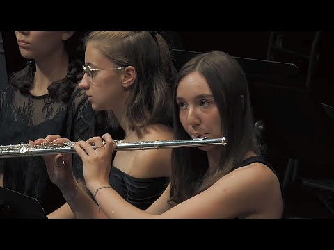 Postman – theme  by Luis Bacalov, Tomasz Chmiel – conductor & The Young Cracow Philharmonic