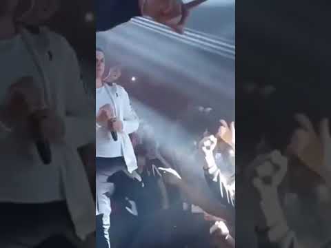 Rhove litiga con un fan durante un live ma poi si scusa #rhove