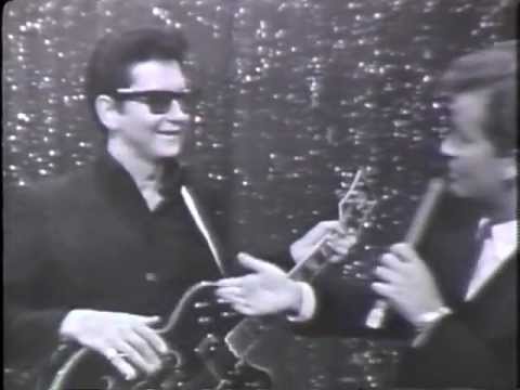 "OH, PRETTY WOMAN" - Roy Orbison on American Bandstand 1966