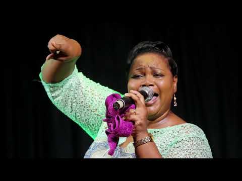 Adry-Belo-Adoration 03