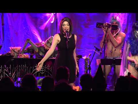 The Skivvies and Ellyn Marie Marsh - Spice Girls/Chili Pepper Medley