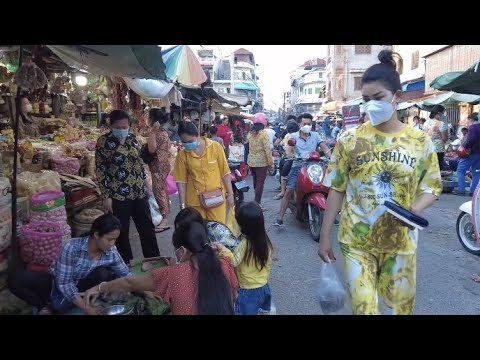 Exploring market in Phnom Penh and daily life styles of vendor and buyer