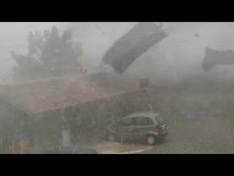 2 minutes ago! Humans suddenly disappeared in Italy! Massive hail storm hits Milano