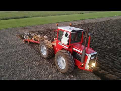 Massey ferguson 1250 ploegen
