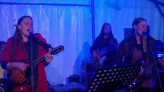 she's always dancing - mixteca