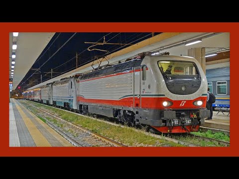 Transiti notturni di tutti i tipi nella stazione di Benevento (P.13/20).