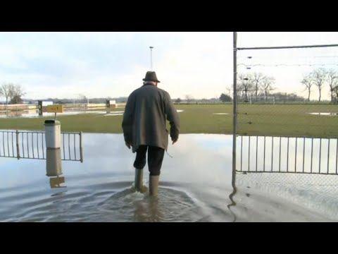 Hoog water op de Ebbe - Uit den ouden doosch