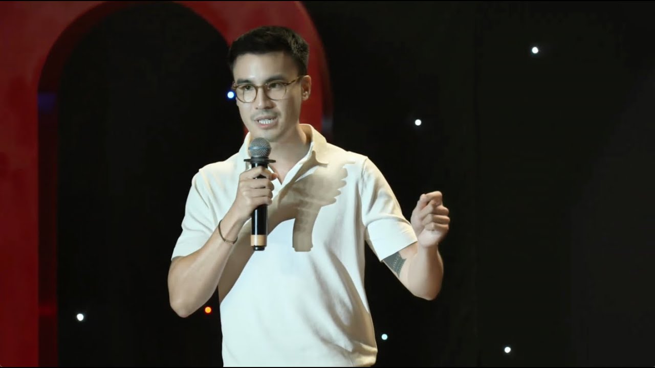 Are you one connection away from a new life? | Quang Do | TEDxĐaKao