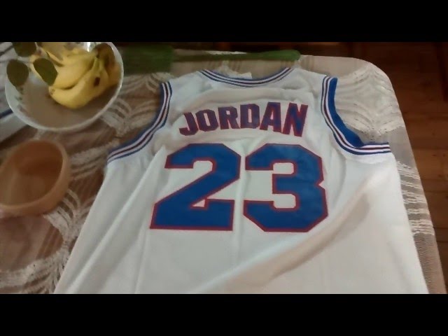 Vídeo relacionado con MERCHCODE Mc1524-space Jam Group Oversize tee Camiseta, Arena, M Hombres