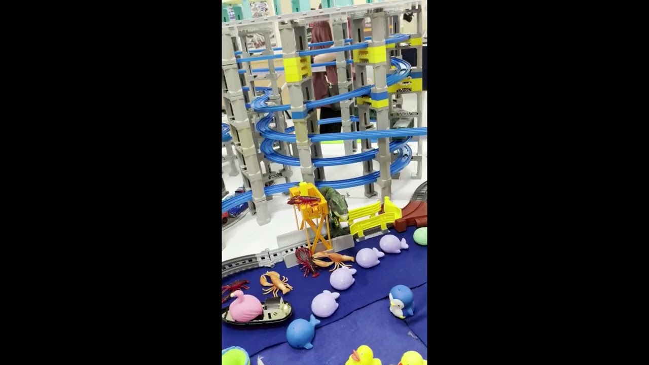 【プラレール運転会】見つけることができるかな？？　恐竜を探せ④！！　　　#鈴鹿電池鉄道　 ＃レールキューブ　　#プラレール　　＃津松菱百貨店