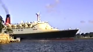 Cunard Ocean Liner QE2 arrives in Sydney 