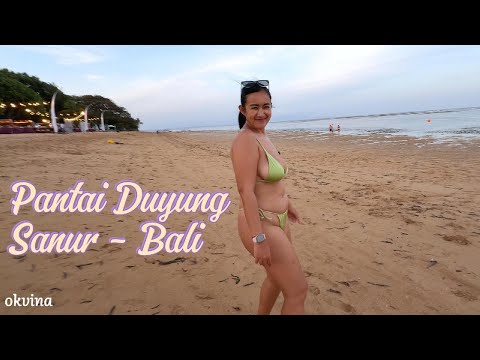 Pakai Bikini Warna Hijau di Pantai Duyung, Sanur - Bali