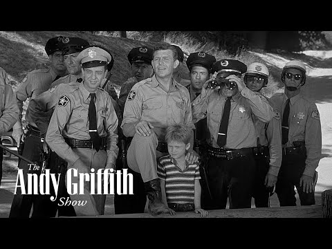 Andy Uses His Leaky Boat to Catch a Criminal!