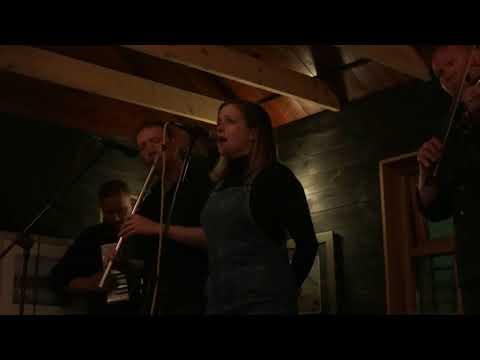 Daimh with Ellen MacDonald - Òran Bhàgh a’ Chàise